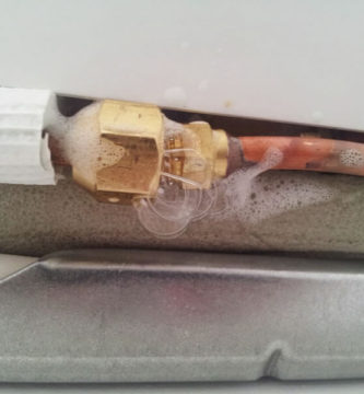 Mi aire acondicionado enfria poco solo ventilacion